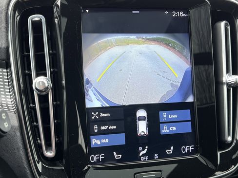 Used 2021 Volvo XC40 T5 R-Design w/ Advanced Package image 25