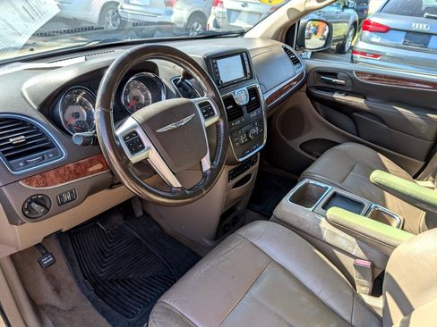 Used 2011 Chrysler Town & Country Limited w/ Trailer Tow Group image 13