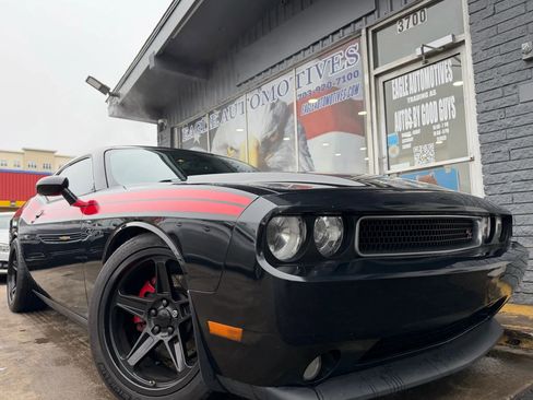Used 2013 Dodge Challenger R/T image 1