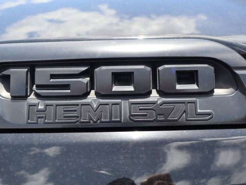 Used 2019 RAM 1500 Big Horn AWD/4WD image 11