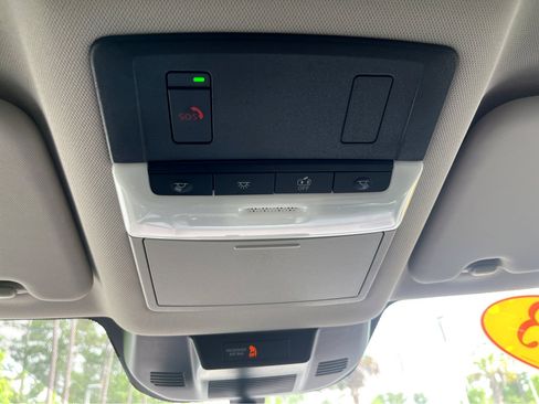 Used 2023 Nissan Rogue SV image 27