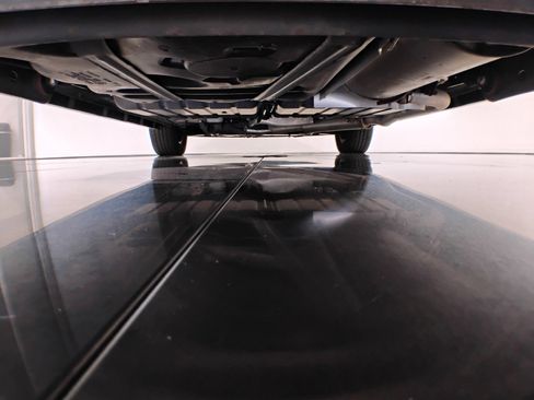 Used 2016 Chrysler Town & Country Touring image 92