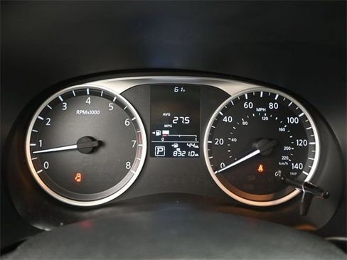 Used 2024 Nissan Kicks S image 6