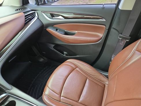 Used 2018 Buick Enclave Avenir image 16