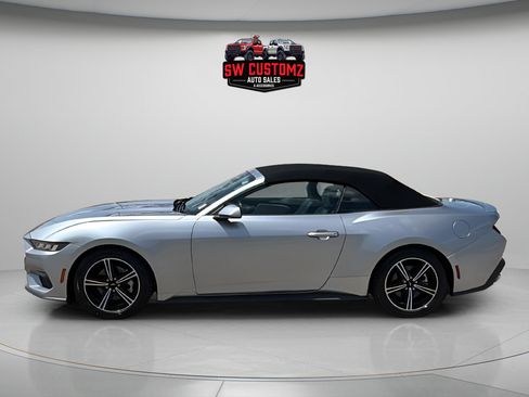 Used 2024 Ford Mustang Premium RWD image 4