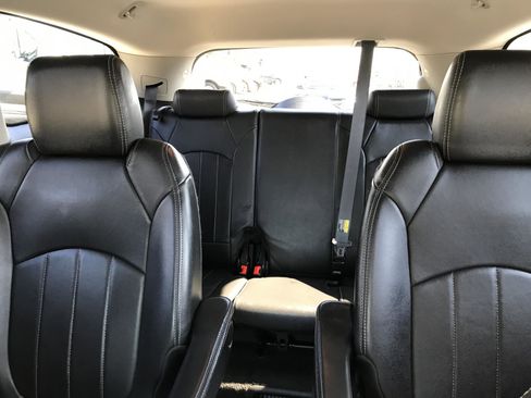 Used 2014 Buick Enclave Leather image 18
