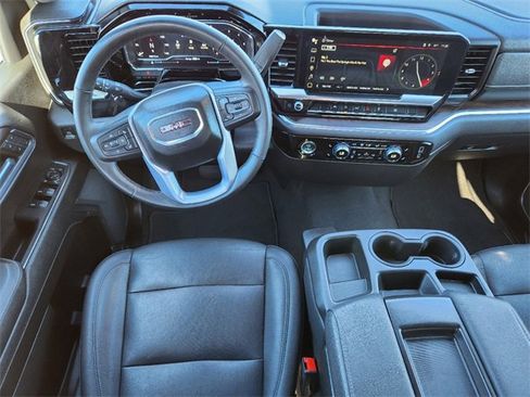 Used 2024 GMC Sierra 1500 SLT image 11