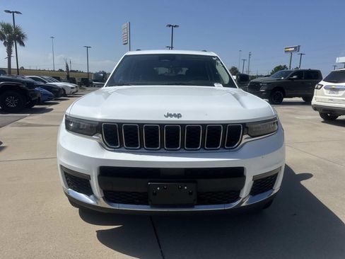Used 2023 Jeep Grand Cherokee L Limited AWD/4WD image 2