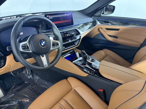 Used 2023 BMW M550i xDrive AWD/4WD image 10