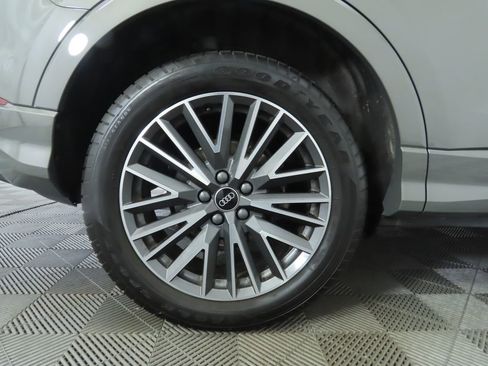 Used 2023 Audi Q3 2.0T Premium w/ Convenience Package image 32
