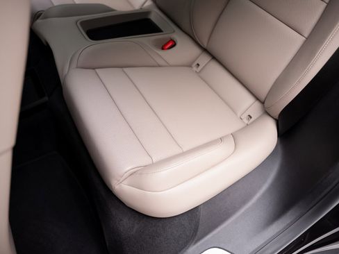 Used 2022 Porsche Taycan 4S image 65