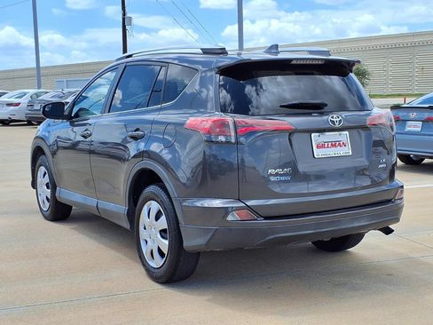 Used 2016 Toyota RAV4 LE AWD/4WD image 2