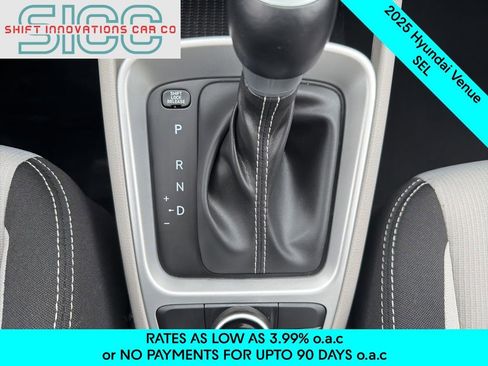 Used 2025 Hyundai Venue SEL FWD image 20