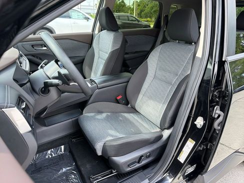 Used 2023 Nissan Rogue SV FWD image 31