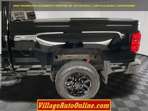 Used 2019 Chevrolet Silverado 2500 LT w/ Midnight Edition image 9