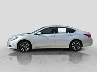 Used 2016 Nissan Altima 2.5 SV FWD video 2