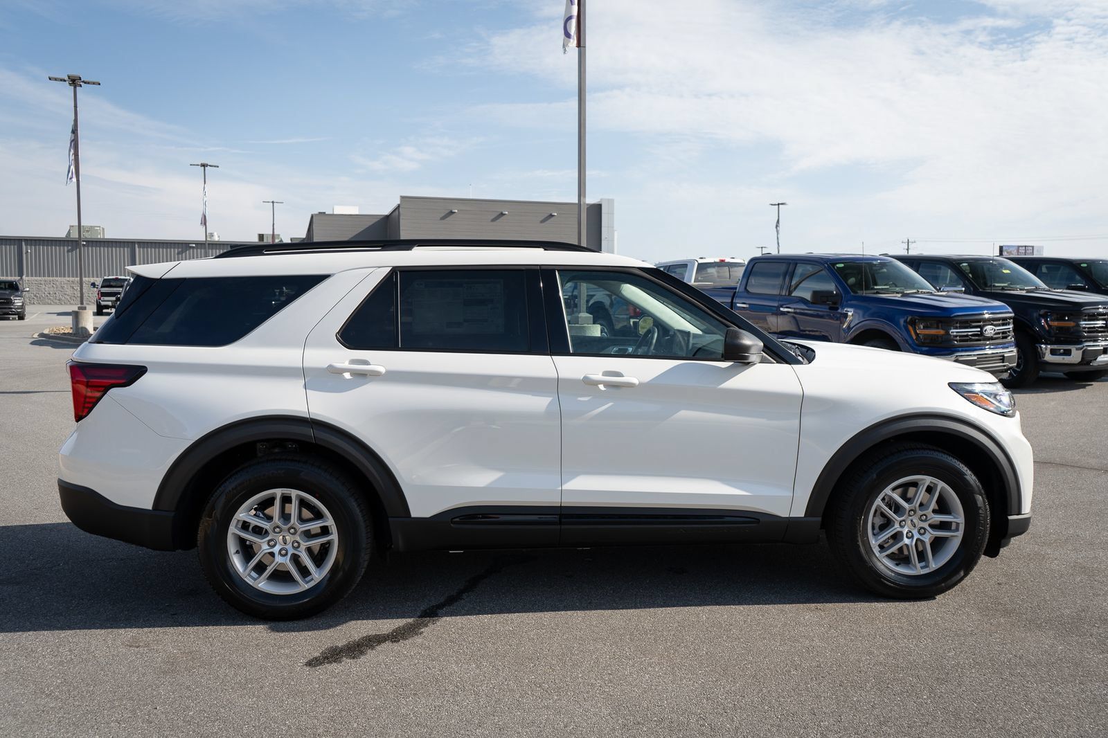 New 2026 Ford Explorer Active RWD image 11