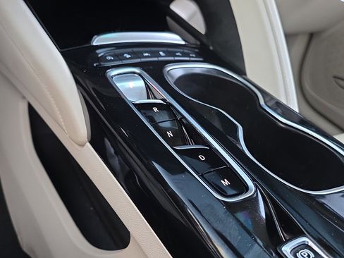 Used 2023 Buick Envision Avenir image 26