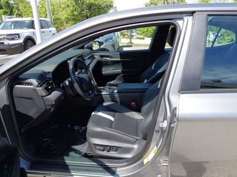 Used 2025 Toyota Camry SE FWD image 25