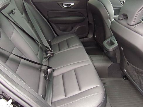 New 2026 Volvo V60 B5 Cross Country Plus w/ Protection Package Premier AWD/4WD image 19