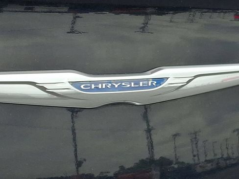 Used 2013 Chrysler 300 w/ Driver Convenience Group RWD image 31