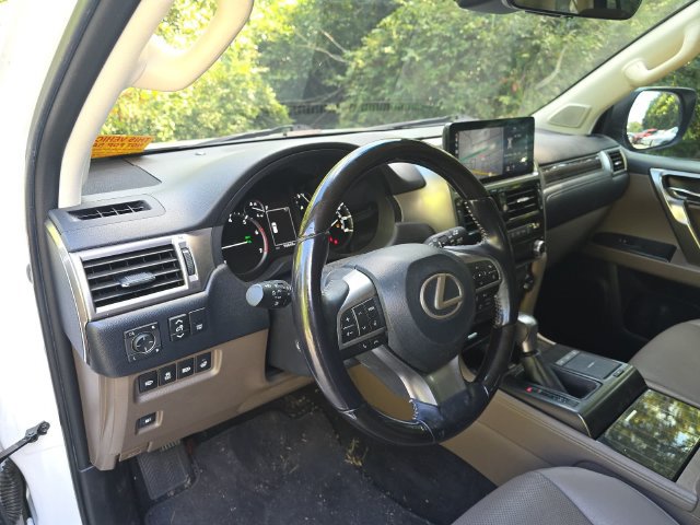 Used 2022 Lexus GX 460 Premium w/ Premium Package AWD/4WD image 14