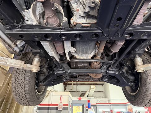 Used 2001 Toyota Land Cruiser image 33