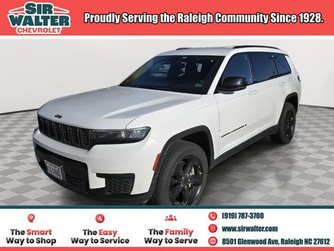 Used 2021 Jeep Grand Cherokee L Laredo image 1
