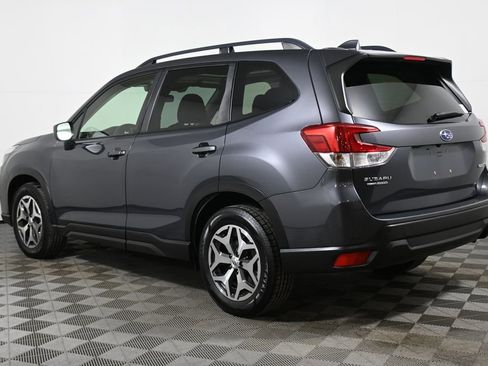 Used 2020 Subaru Forester Premium image 5