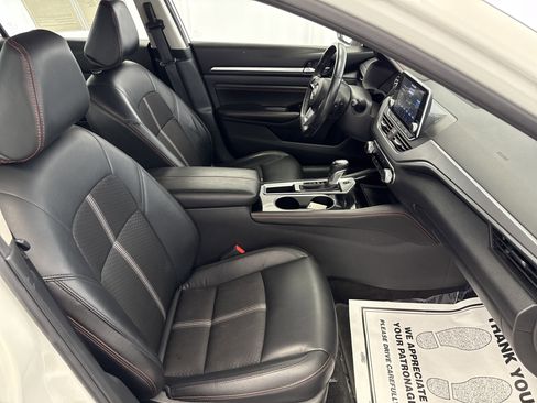 Used 2023 Nissan Altima 2.5 SR image 12