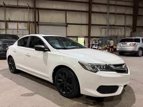 Used 2017 Acura ILX FWD image 2