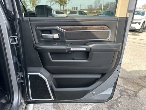 Used 2019 RAM 2500 Laramie image 43