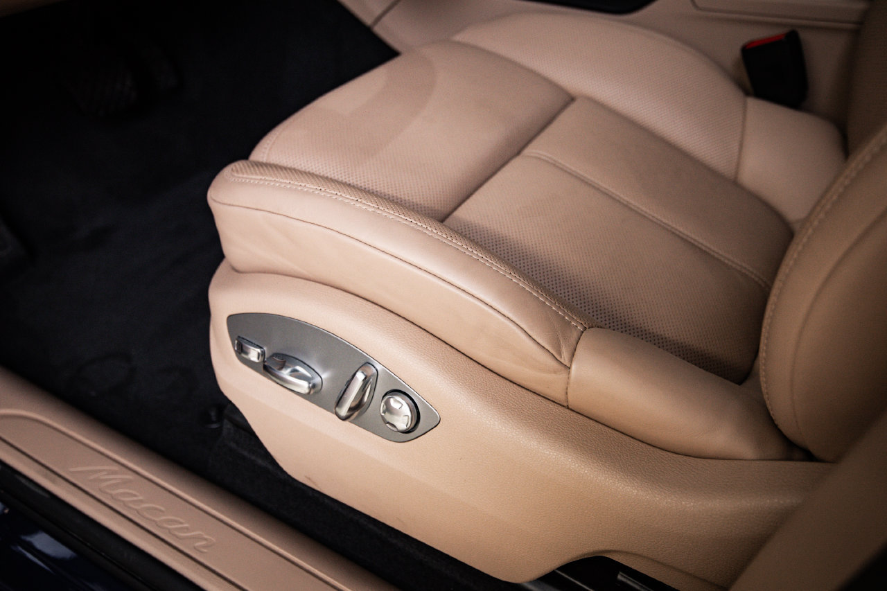 Certified 2026 Porsche Macan AWD/4WD image 14