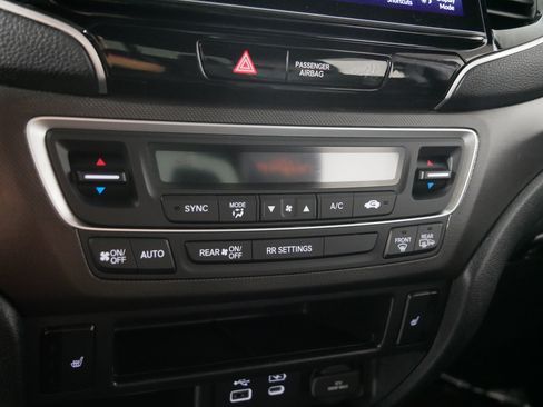 Used 2025 Honda Ridgeline TrailSport image 23