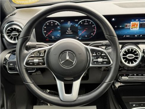 Used 2020 Mercedes-Benz CLA 250 image 33