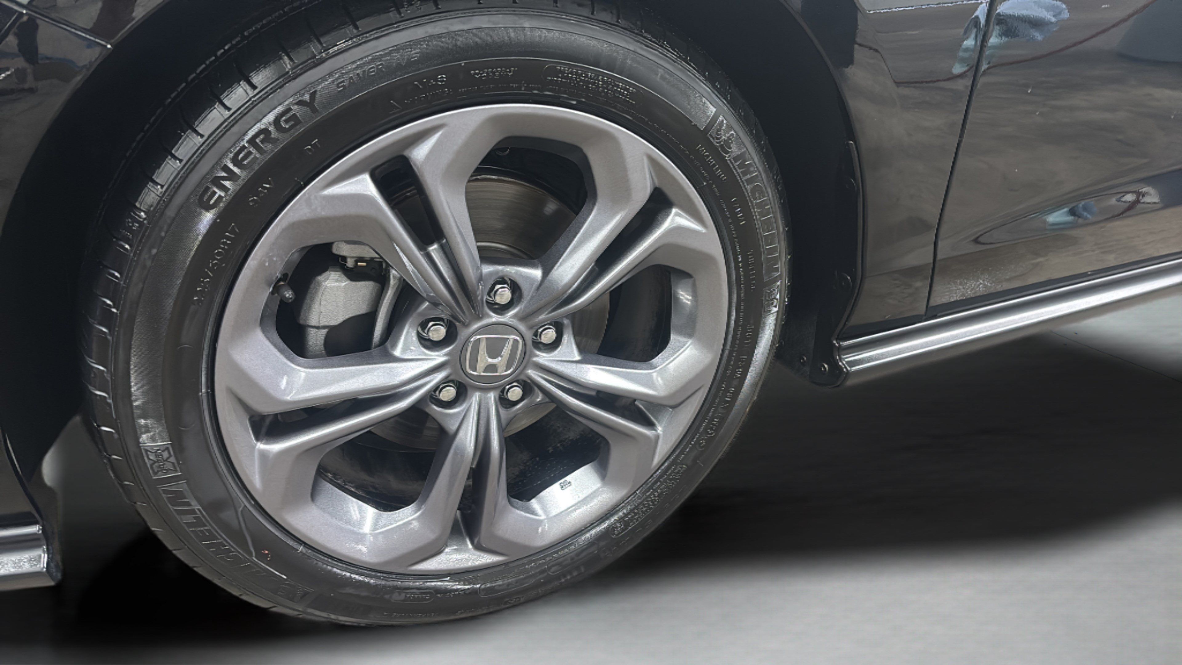Used 2023 Honda Accord EX image 32