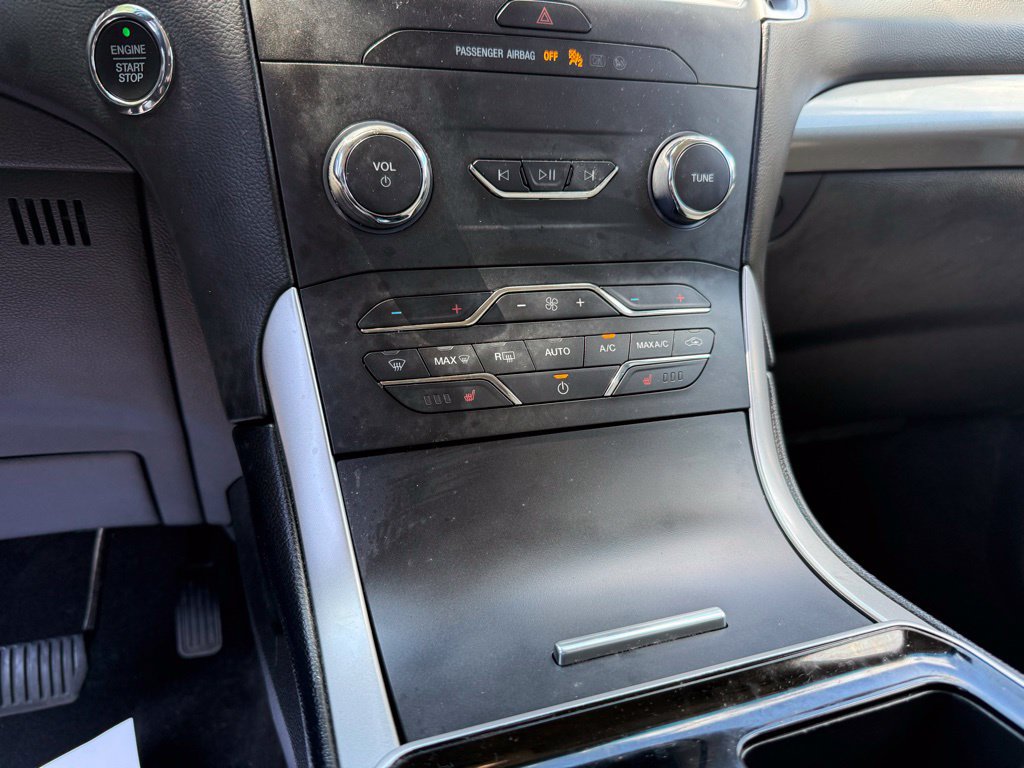 Used 2019 Ford Edge SEL w/ Equipment Group 201A AWD/4WD image 16