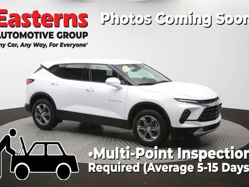 Used 2025 Chevrolet Blazer LT FWD image 48
