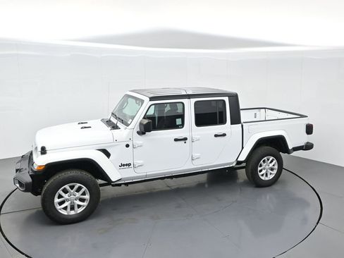 Used 2023 Jeep Gladiator Sport image 55