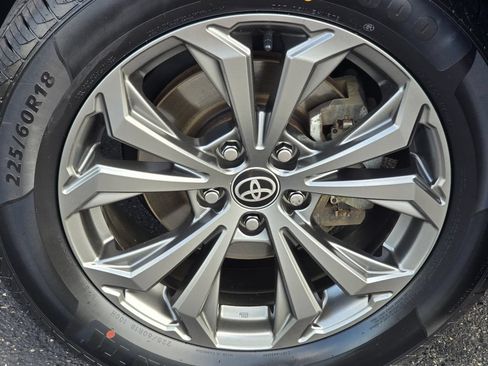 Used 2022 Toyota RAV4 Limited AWD/4WD image 10