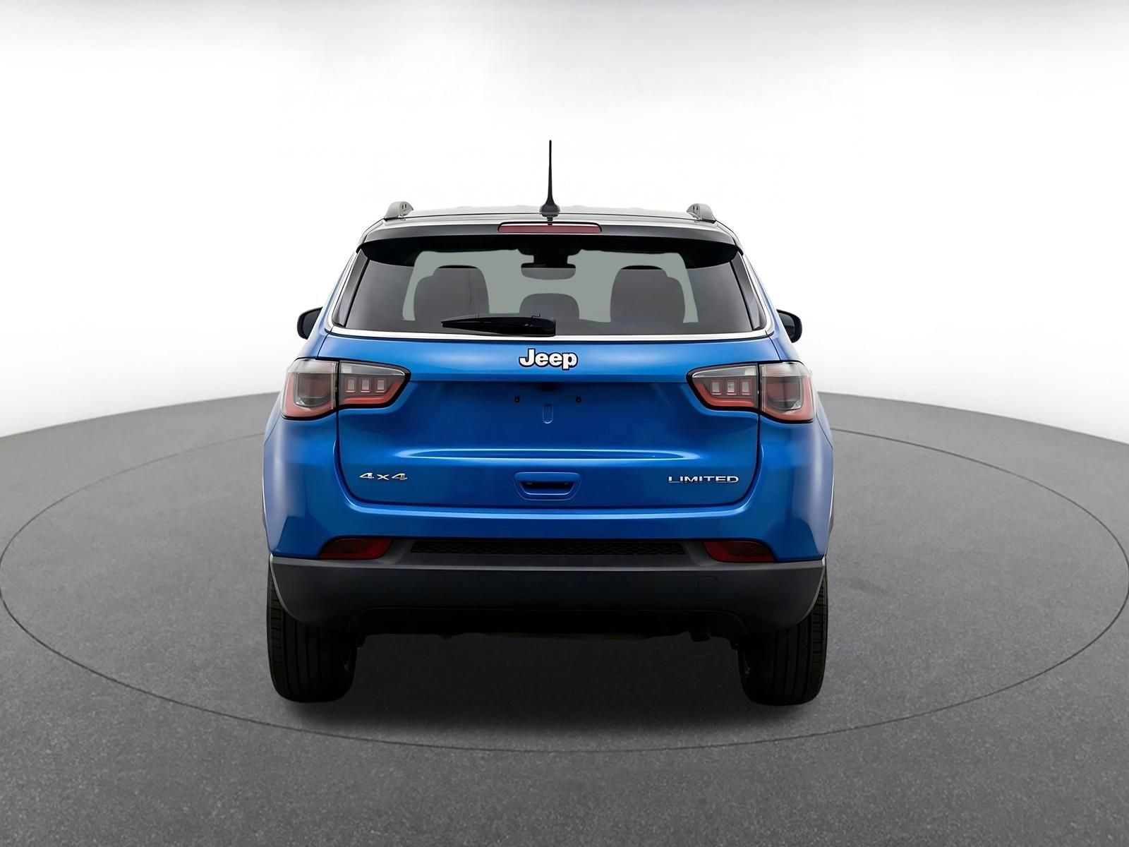 Used 2025 Jeep Compass Limited AWD/4WD image 7