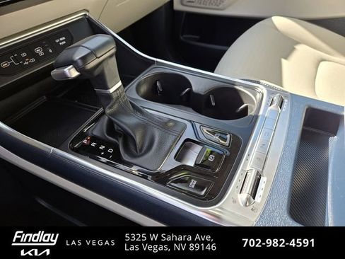 Certified 2025 Kia Carnival SX Prestige FWD image 27