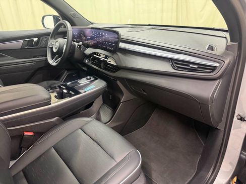 Certified 2025 Buick Enclave Sport Touring image 29