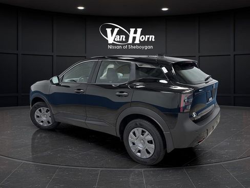 Used 2025 Nissan Kicks S image 3