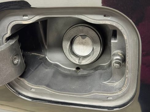 Certified 2023 GMC Acadia SLE w/ Driver Convenience Package image 15