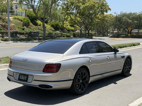 Used 2023 Bentley Flying Spur S V8 AWD/4WD image 7