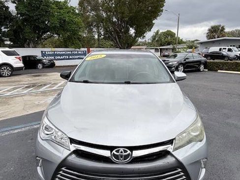 Used 2015 Toyota Camry XLE image 8