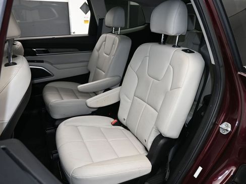 Used 2022 Kia Telluride EX w/ EX Premium Package image 37