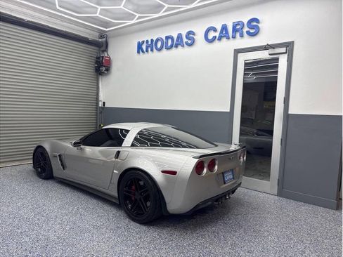 Used 2006 Chevrolet Corvette Z06 w/ Preferred Equipment Group image 3
