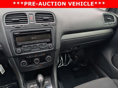 Used 2013 Volkswagen Golf 4-Door FWD image 28
